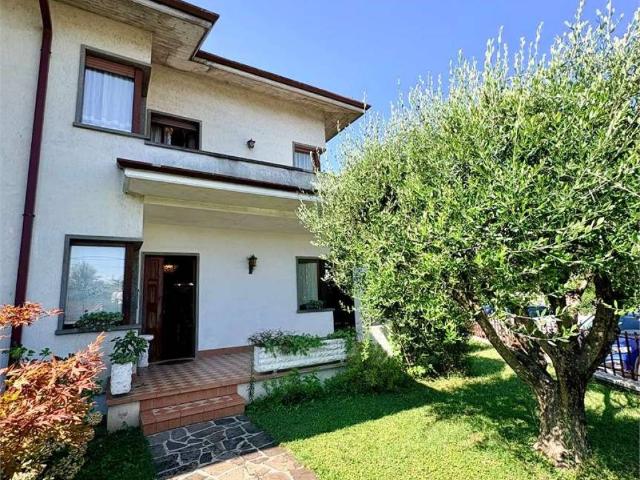 Villa Indipendente in vendita a Dossetto, Villafranca Di Verona