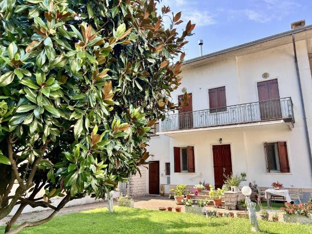 Villa Indipendente in vendita a Villafranca Di Verona, Veneto