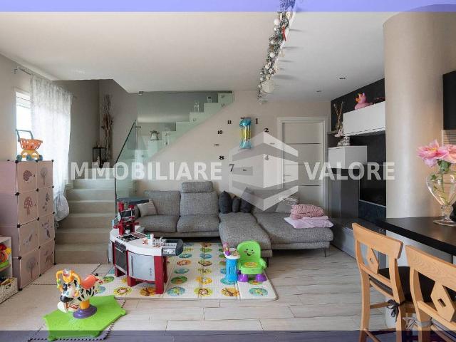 Villa Indipendente in vendita a Villafranca Di Verona, Veneto