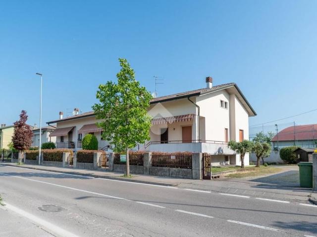 Villa Indipendente in vendita a Ognissanti, Villafranca Di Verona