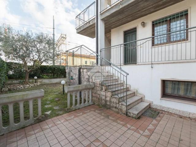 Villa Indipendente in vendita a Villafranca Di Verona, Veneto