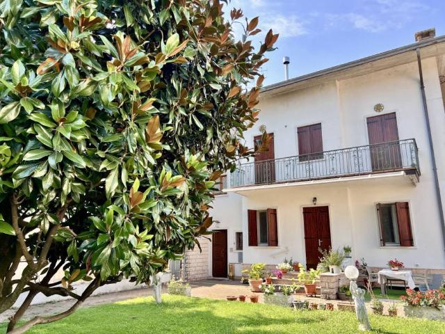 Villa Indipendente in vendita a Villafranca Di Verona, Veneto
