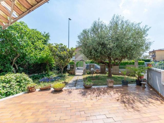 Villa Indipendente in vendita a Villafranca Di Verona, Veneto