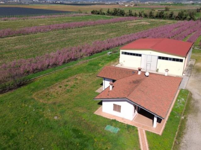 Villa Indipendente in vendita a Località Ca' Franchini, Villafranca Di Verona