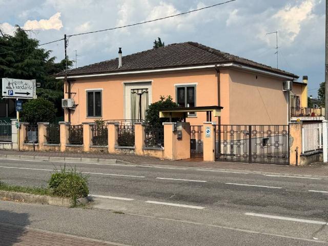 Villa Indipendente in vendita a Brocciolo, Villafranca Di Verona