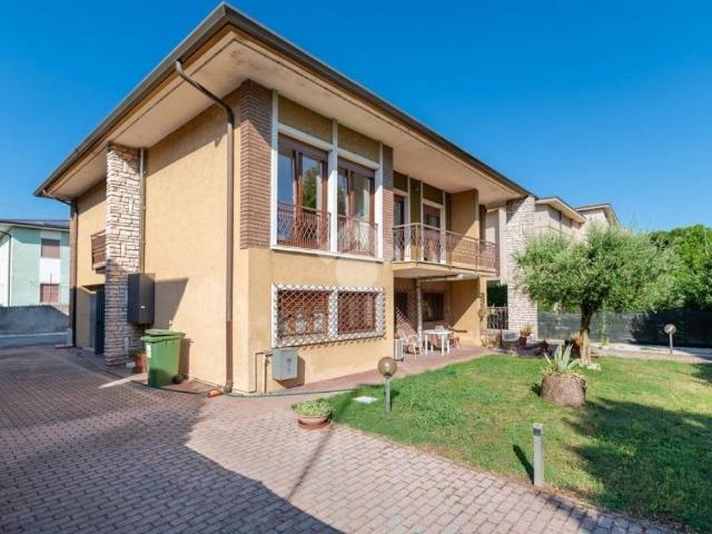 Villa Indipendente in vendita a Brocciolo, Villafranca Di Verona