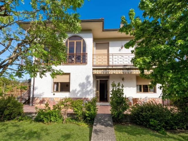 Villa Indipendente in vendita a Unione di comuni Montana Lunigiana, Villafranca In Lunigiana