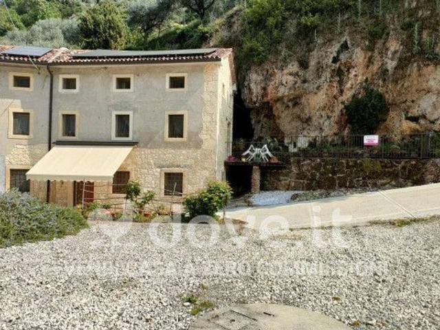 Villa Indipendente in vendita a Val Liona, Villaga