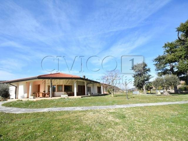 Villa Indipendente in vendita a Villaga, Veneto