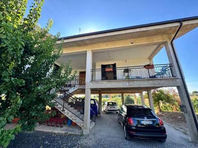 Villa Indipendente in vendita a Chiusi, Villalfonsina
