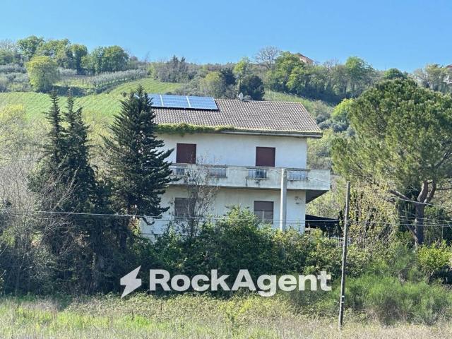 Villa Indipendente in vendita a Villamagna, Abruzzo