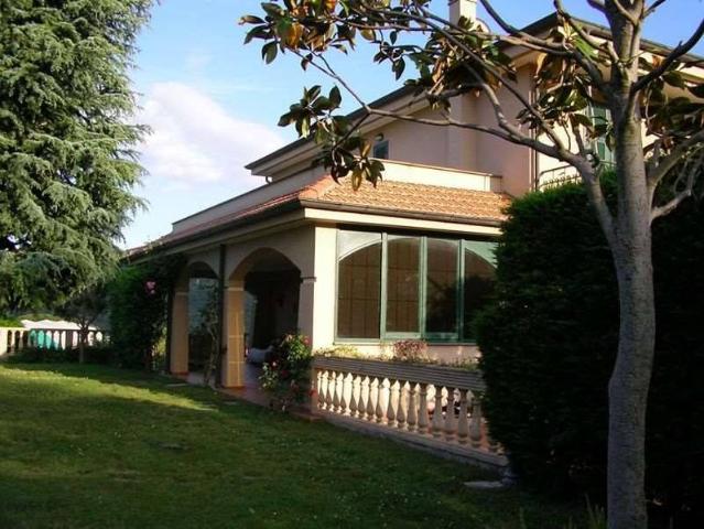 Villa Indipendente in vendita a Villanova D'albenga, Liguria
