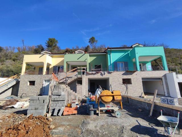 Villa Indipendente in vendita a Villanova D'albenga, Liguria