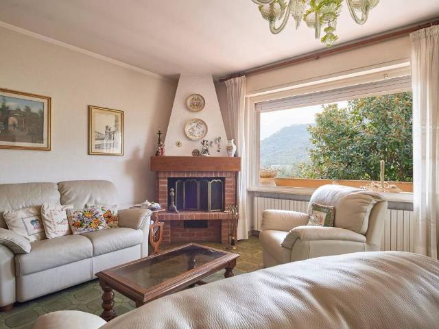 Villa Indipendente in vendita a Villanova D'albenga, Liguria