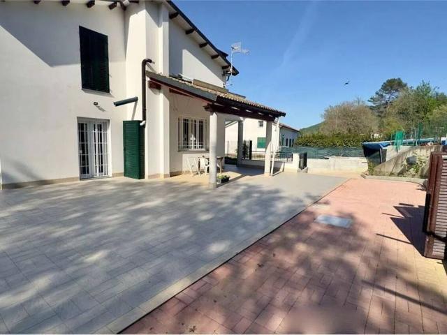 Villa Indipendente in vendita a Villanova D'albenga, Liguria