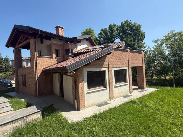 Villa Indipendente in vendita a Piemonte, Cuneo