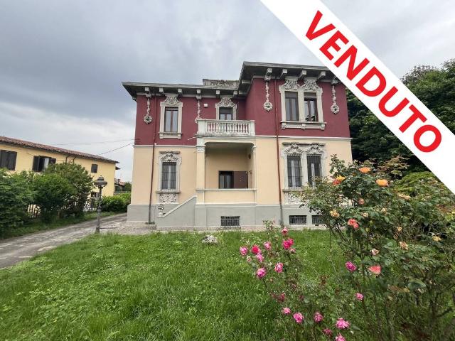 Villa Indipendente in vendita a Valera Fratta, Lombardia