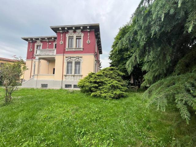 Villa Indipendente in vendita a Valera Fratta, Lombardia
