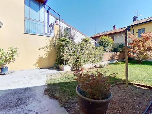 Villa Indipendente in vendita a Villanterio, Pavia