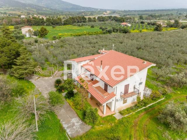 Villa Indipendente in vendita a Calabria, Cosenza