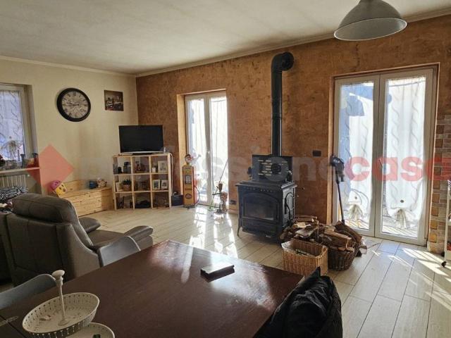 Villa Indipendente in vendita a Saretto, Piemonte