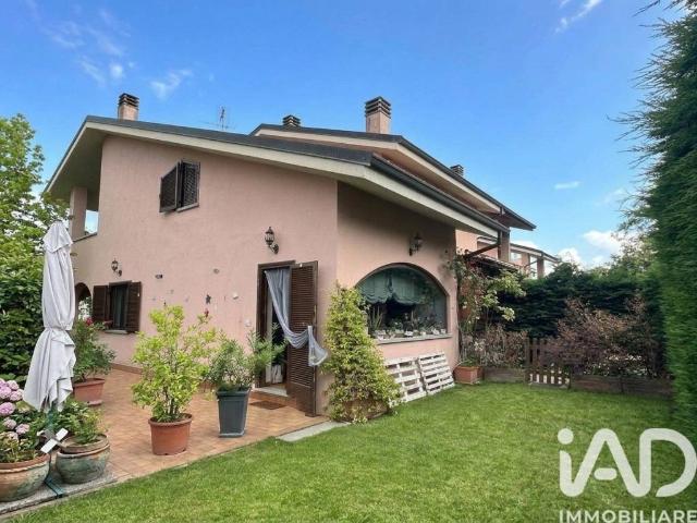 Villa Indipendente in vendita a Vigne, Piemonte