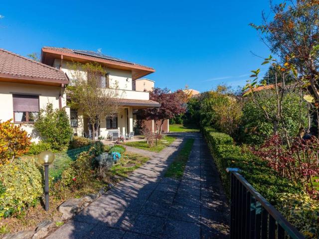 Villa Indipendente in vendita a Sant'Alessandro, Villasanta