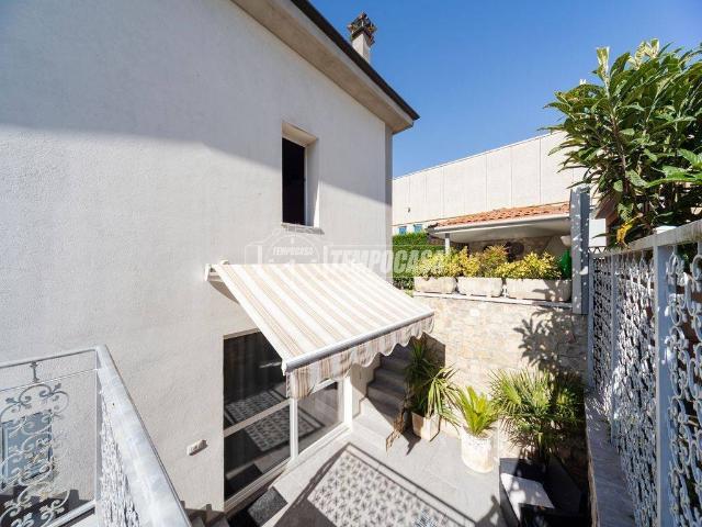 Villa Indipendente in vendita a San Fiorano, Villasanta