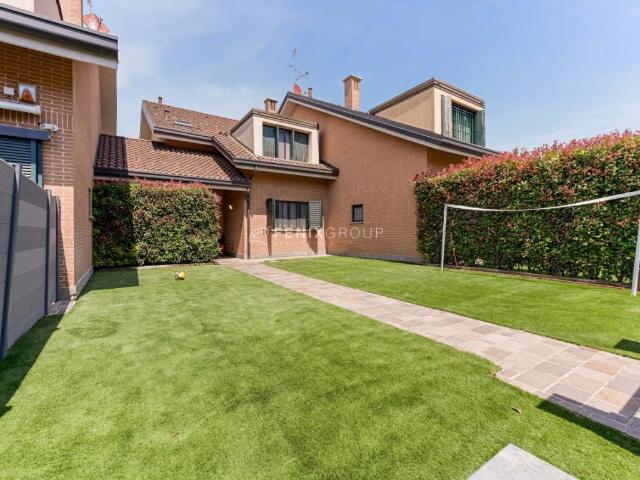 Villa Indipendente in vendita a Sant'Alessandro, Villasanta