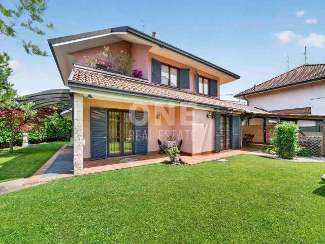 Villa Indipendente in vendita a San Fiorano, Villasanta