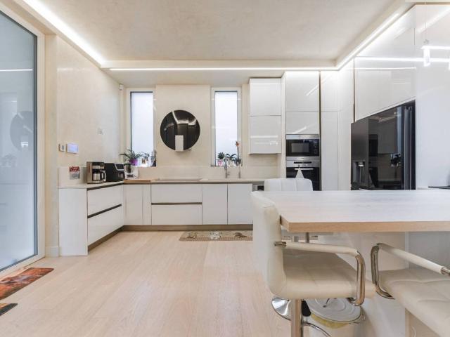 Villa Indipendente in vendita a San Fiorano, Villasanta