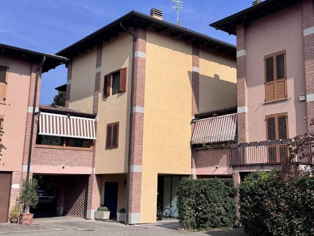 Villa Indipendente in vendita a San Fiorano, Villasanta