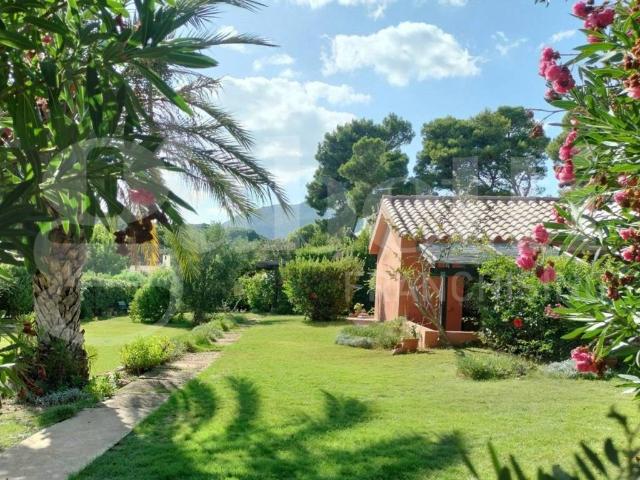 Villa Indipendente in vendita a Villasimius, Sardigna/Sardegna