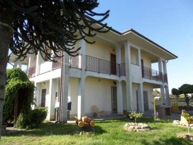 Villa Indipendente in vendita a Piemonte, Vercelli