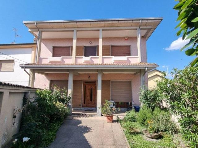 Villa Indipendente in vendita a Piemonte, Vercelli