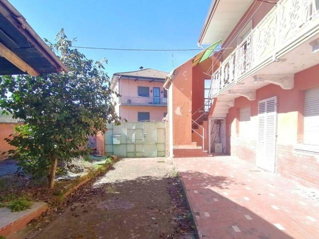 Villa Indipendente in vendita a Piemonte, Vercelli