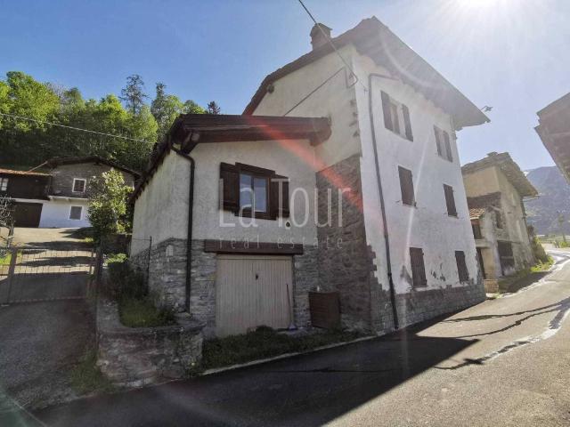 Villa Indipendente in vendita a Villeneuve, Aosta