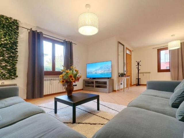 Villa Indipendente in vendita a Villimpenta, Lombardia
