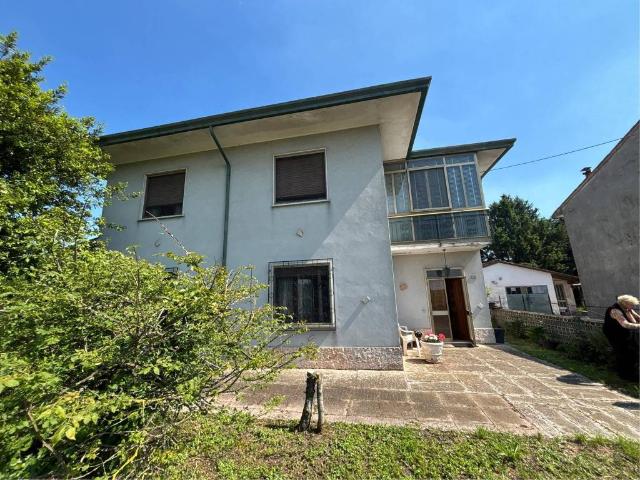 Villa Indipendente in vendita a Villimpenta, Lombardia