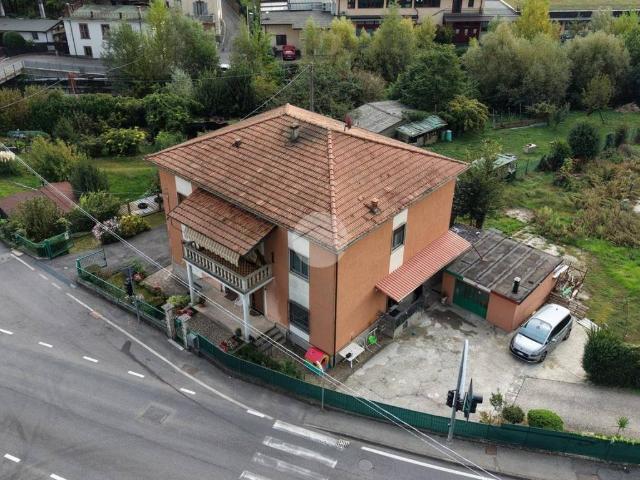 Villa Indipendente in vendita a Villongo, Bergamo
