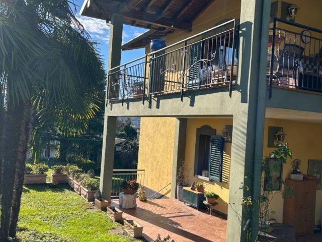 Villa Indipendente in vendita a Villongo, Lombardia