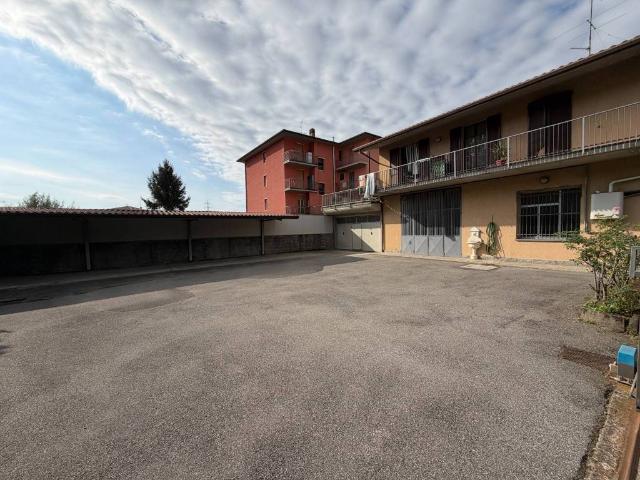 Villa Indipendente in vendita a Villongo, Bergamo