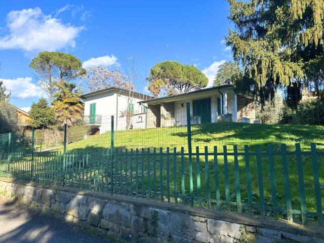 Villa Indipendente in vendita a Villongo, Bergamo