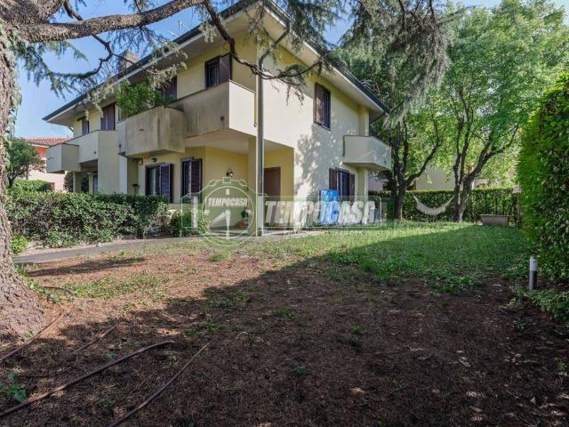 Villa Indipendente in vendita a Vimercate, Lombardia