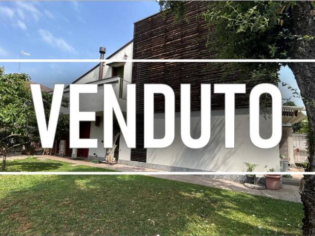 Villa Indipendente in vendita a Oldaniga, Vimercate