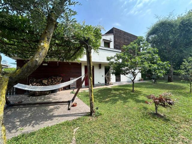 Villa Indipendente in vendita a Oldaniga, Vimercate