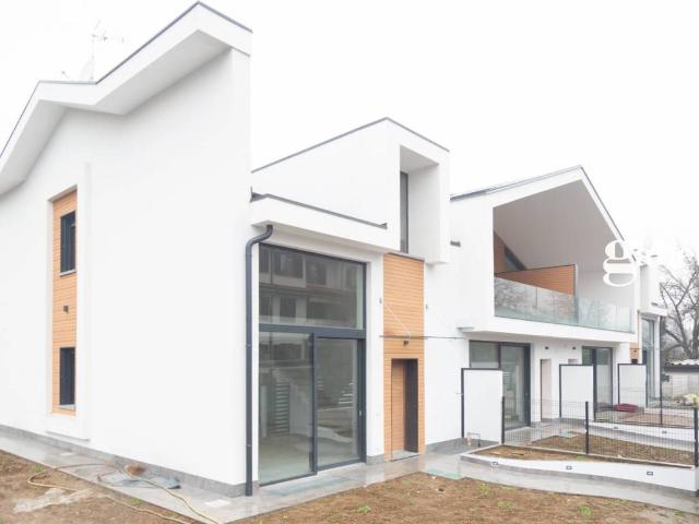 Villa Indipendente in vendita a Oldaniga, Vimercate