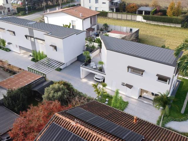 Villa Indipendente in vendita a Cascina San Paolino, Vimercate