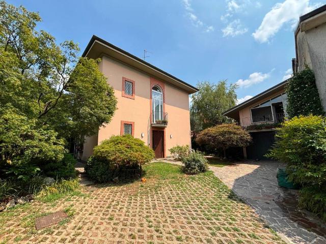 Villa Indipendente in vendita a San Maurizio, Vimercate