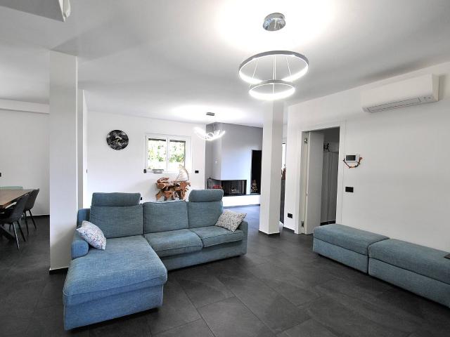 Villa Indipendente in vendita a Oreno, Vimercate